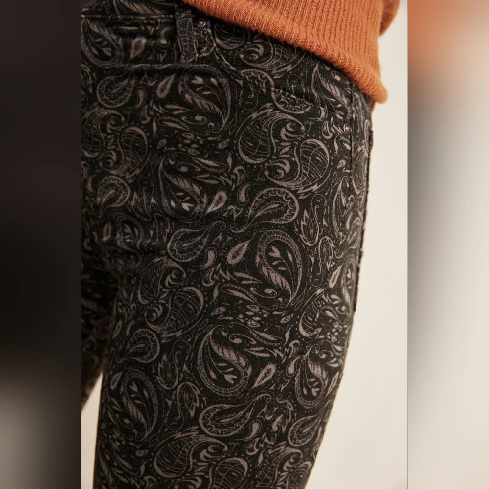 Anthropologie AG The Stevie Velvet High Rise Skinny Jeans Paisley Print - Picture 4 of 12